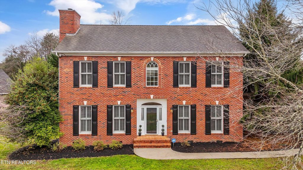 2220 Cross Creek Drive, Maryville, TN 37801