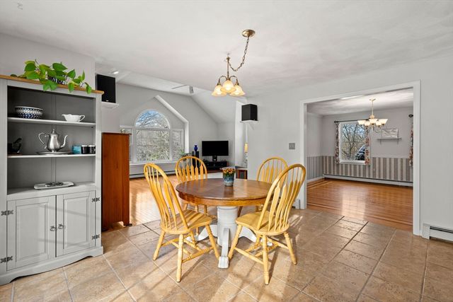 4 Barberry Ln, West Newbury, MA 01985