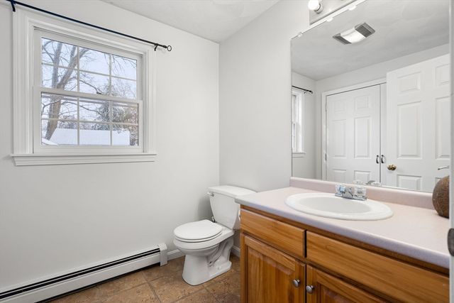 4 Barberry Ln, West Newbury, MA 01985