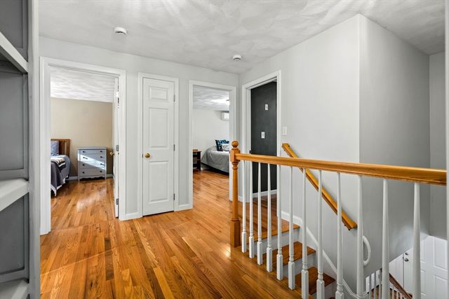 4 Barberry Ln, West Newbury, MA 01985