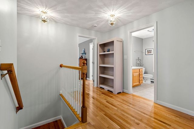 4 Barberry Ln, West Newbury, MA 01985