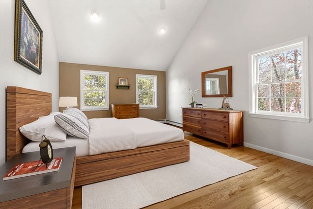 4 Barberry Ln, West Newbury, MA 01985