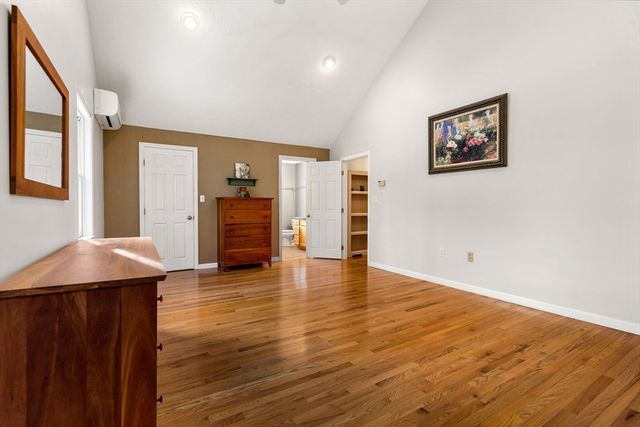 4 Barberry Ln, West Newbury, MA 01985