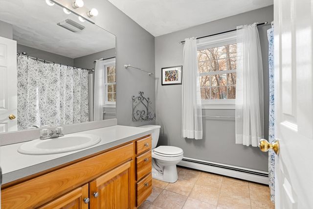 4 Barberry Ln, West Newbury, MA 01985