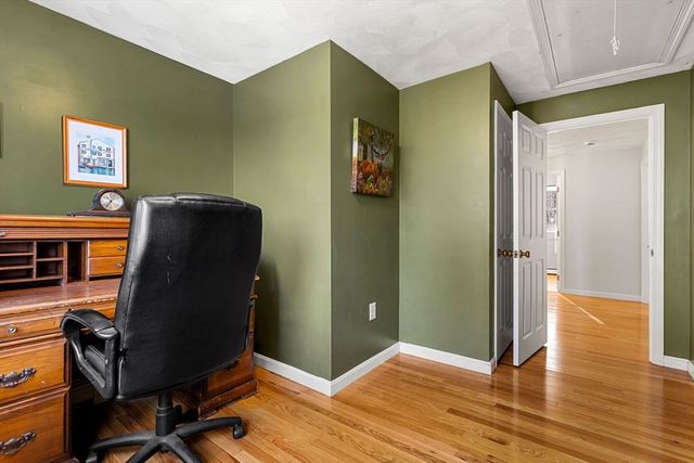 4 Barberry Ln, West Newbury, MA 01985