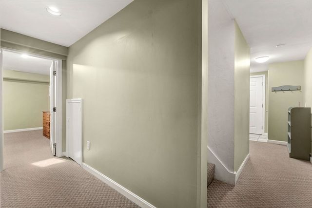 4 Barberry Ln, West Newbury, MA 01985