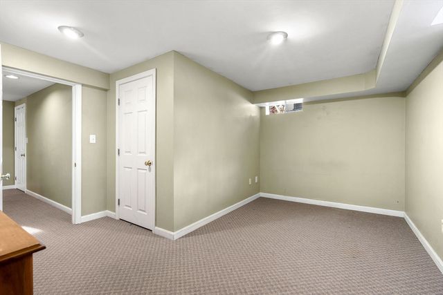 4 Barberry Ln, West Newbury, MA 01985