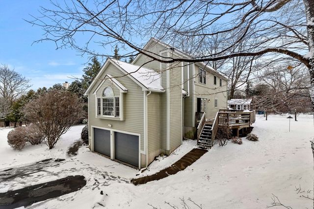 4 Barberry Ln, West Newbury, MA 01985