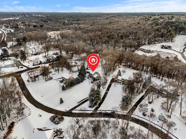 4 Barberry Ln, West Newbury, MA 01985