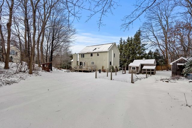 4 Barberry Ln, West Newbury, MA 01985