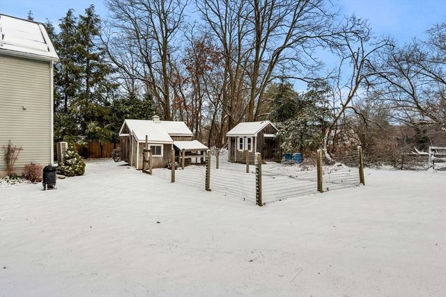 4 Barberry Ln, West Newbury, MA 01985