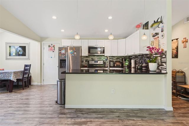 549 LONGWOOD CIRCLE, Oldsmar, FL 34677