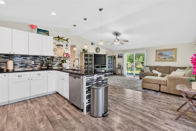 549 LONGWOOD CIRCLE, Oldsmar, FL 34677