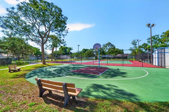 549 LONGWOOD CIRCLE, Oldsmar, FL 34677