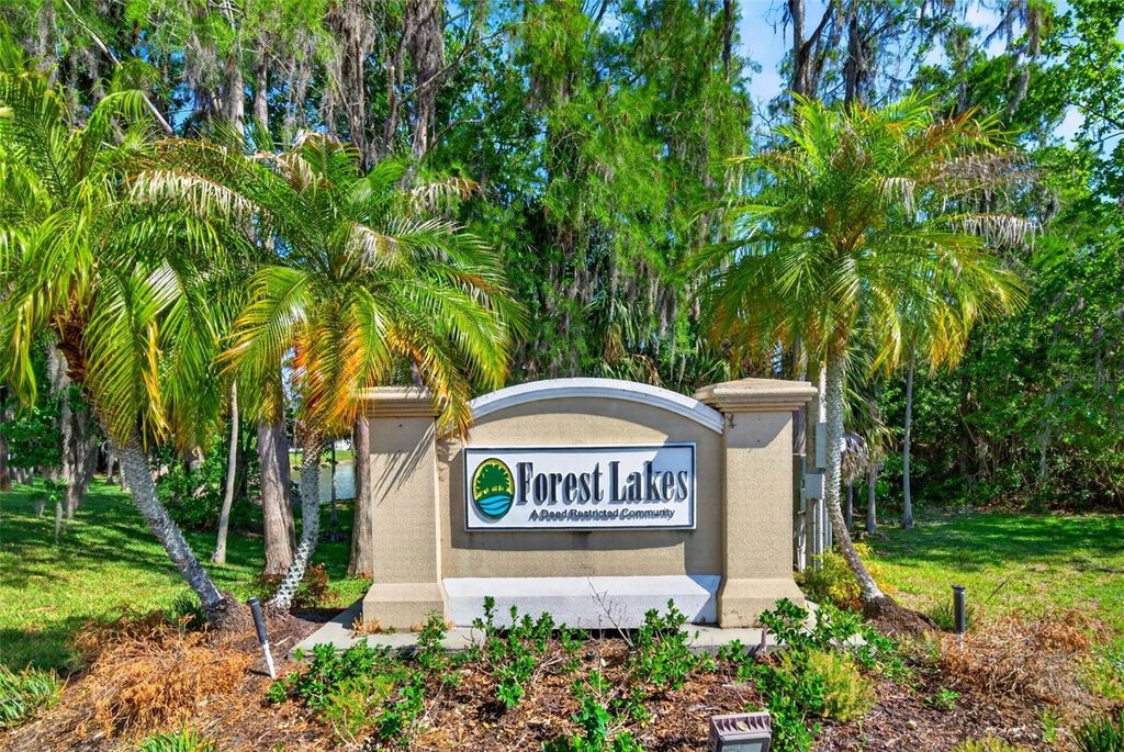 Image 3 of property listing at 549 LONGWOOD CIRCLE, Oldsmar, FL 34677