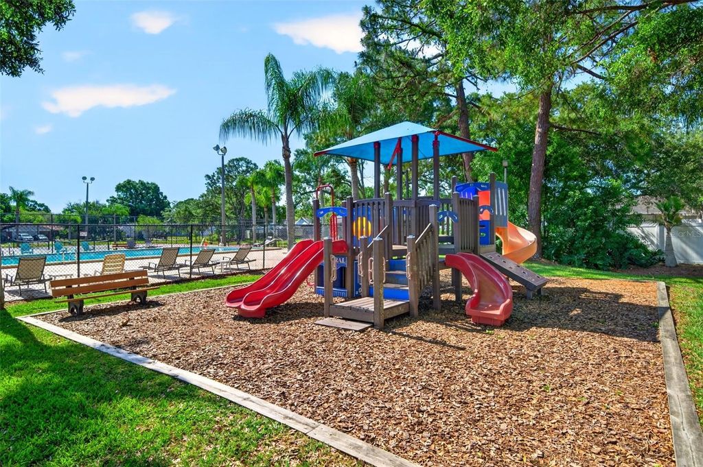 Image 74 of property listing at 549 LONGWOOD CIRCLE, Oldsmar, FL 34677