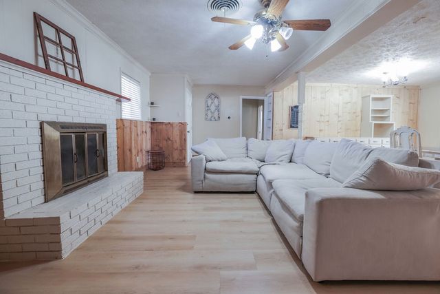 619 W Elm Street, Canton, TX 75103