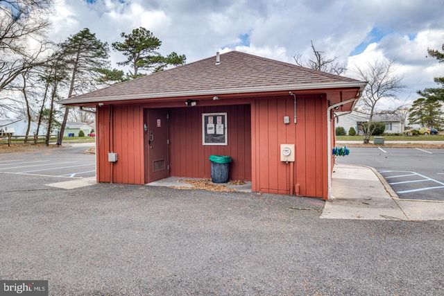 105 HUNTINGTON DR, Southampton, NJ 08088