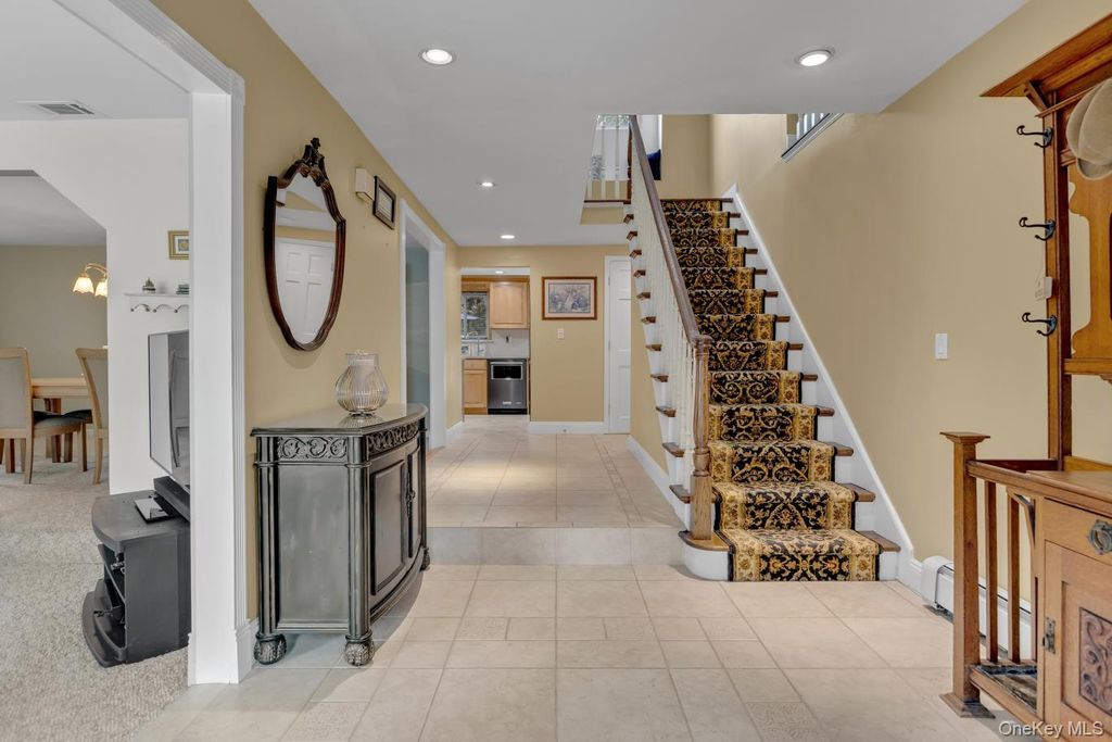 2 Cori Lane, East Northport, NY 11731 — photo 2