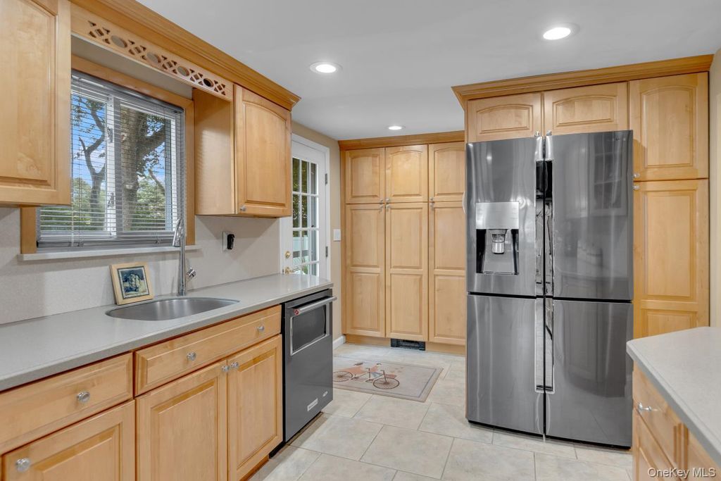 2 Cori Lane, East Northport, NY 11731 — photo 4