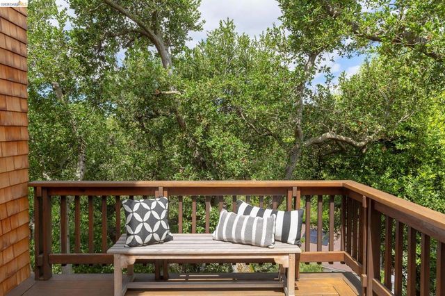 4 Cavendish Ln, Piedmont, CA 94602