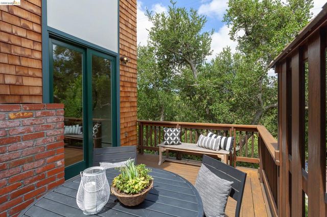 4 Cavendish Ln, Piedmont, CA 94602