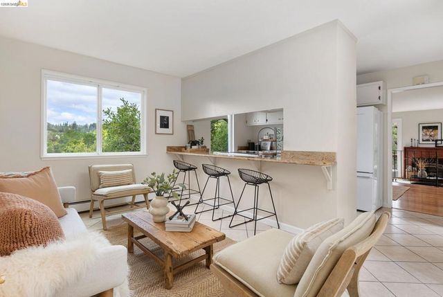 4 Cavendish Ln, Piedmont, CA 94602