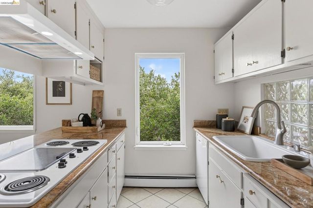 4 Cavendish Ln, Piedmont, CA 94602