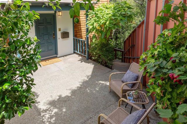 4 Cavendish Ln, Piedmont, CA 94602