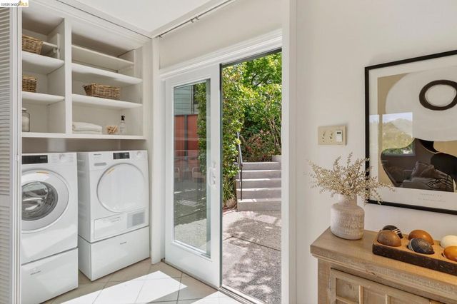 4 Cavendish Ln, Piedmont, CA 94602