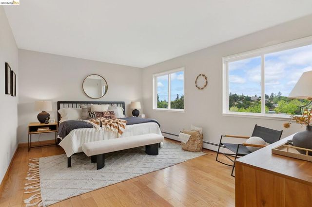 4 Cavendish Ln, Piedmont, CA 94602