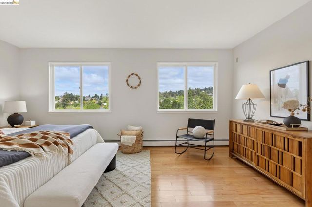 4 Cavendish Ln, Piedmont, CA 94602