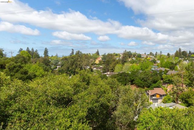 4 Cavendish Ln, Piedmont, CA 94602