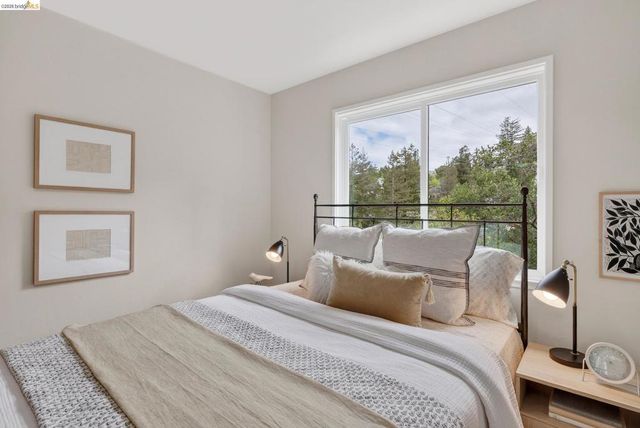 4 Cavendish Ln, Piedmont, CA 94602