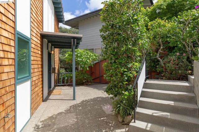 4 Cavendish Ln, Piedmont, CA 94602