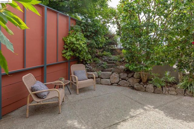 4 Cavendish Ln, Piedmont, CA 94602