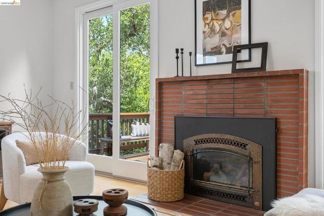 4 Cavendish Ln, Piedmont, CA 94602