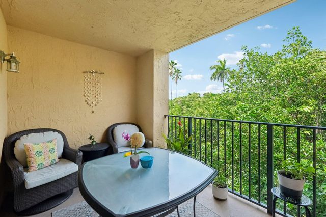 300 Scotia Drive 304, Hypoluxo, FL 33462