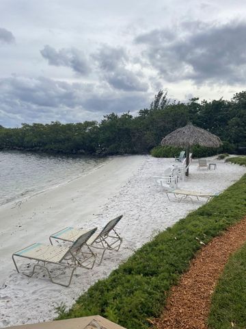 300 Scotia Drive 304, Hypoluxo, FL 33462
