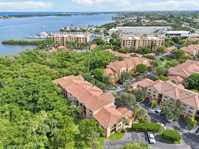 300 Scotia Drive 304, Hypoluxo, FL 33462