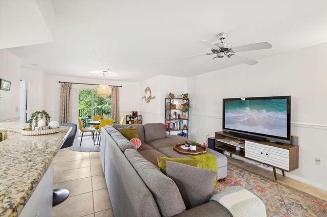 300 Scotia Drive 304, Hypoluxo, FL 33462