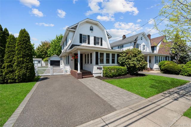 9 Ormond Street, Rockville Centre, NY 11570