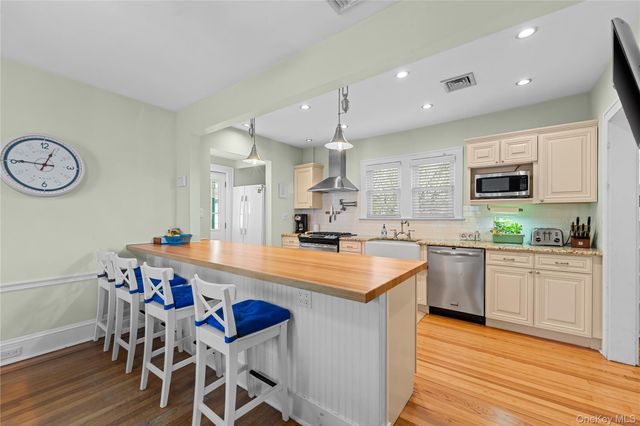 9 Ormond Street, Rockville Centre, NY 11570