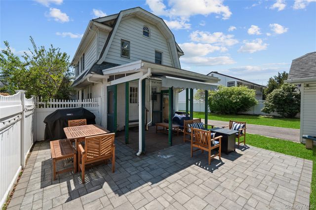9 Ormond Street, Rockville Centre, NY 11570