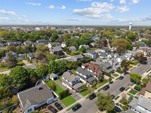 9 Ormond Street, Rockville Centre, NY 11570