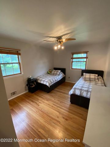 490 W Park Avenue, Oakhurst, NJ 07755