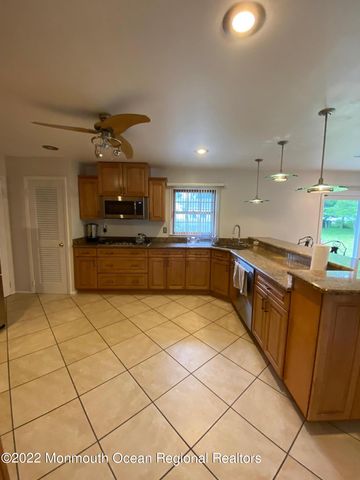 490 W Park Avenue, Oakhurst, NJ 07755