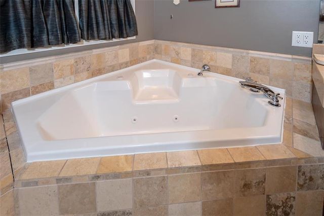 1342 S Redbud Street, Ottawa, KS 66067