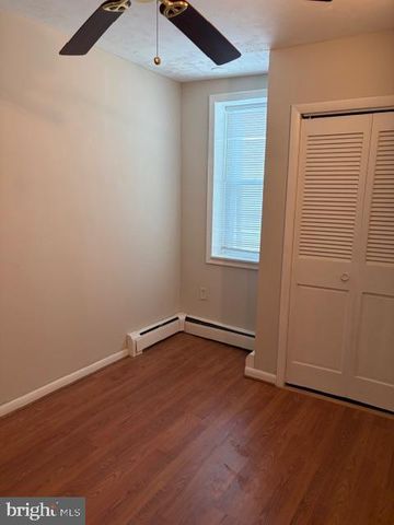 2424 S SARTAIN ST, Philadelphia, PA 19148
