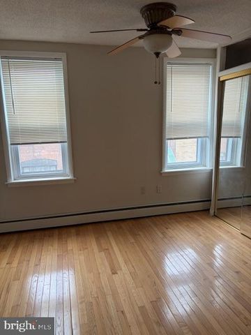 2424 S SARTAIN ST, Philadelphia, PA 19148